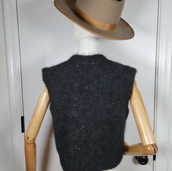 Banana Republic Italian Yarn Alpaca Fisherman Sweater Vest XS NWOT - Picture 7 of 10